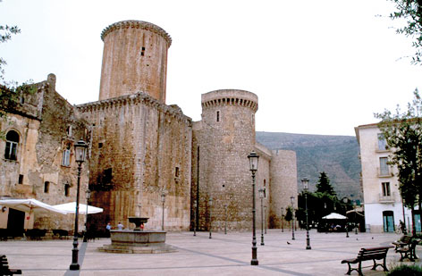 castello-di-Fondi