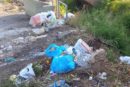 Degrado e rifiuti dannosi alla salute in Via Fosso di Lenola: l’esposto del M5S di Fondi